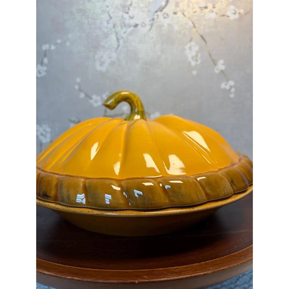 VTG Over and Back Ceramic Pumpkin Pie Dish Covered Casserole Baker Harvest Fall